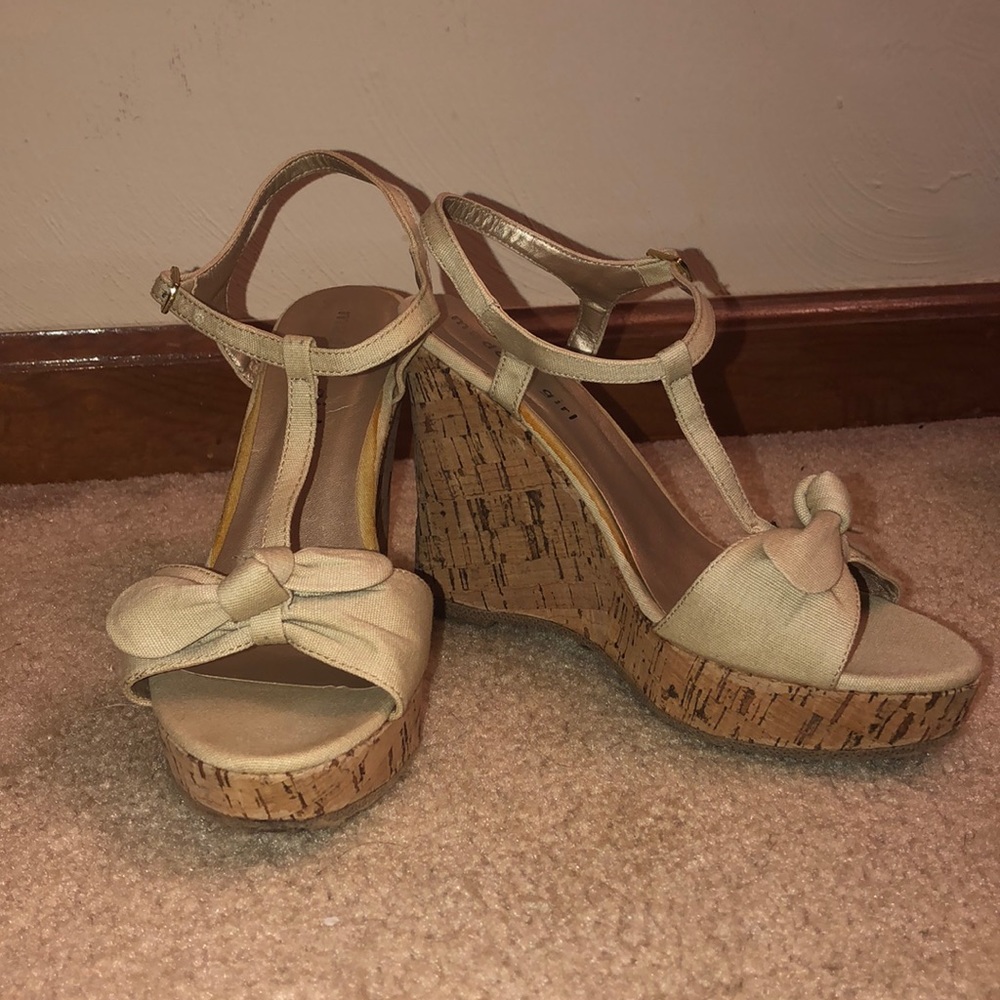 Madden Girl natural linen wedges